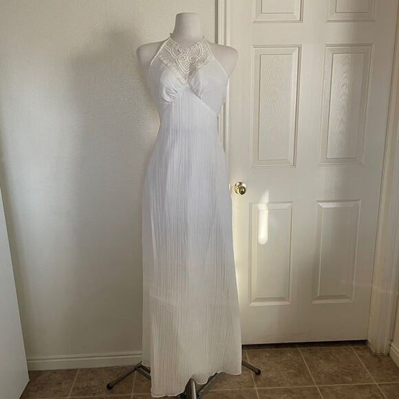 Vintage Boho Wedding Dress Tight Neck Detail, Romantic and Elegant - Picture 1 of 8